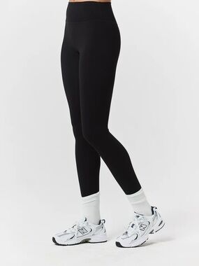Season 10 Black High-Waist Leggings L